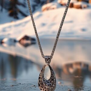 Elegant Silver Pendant Necklace